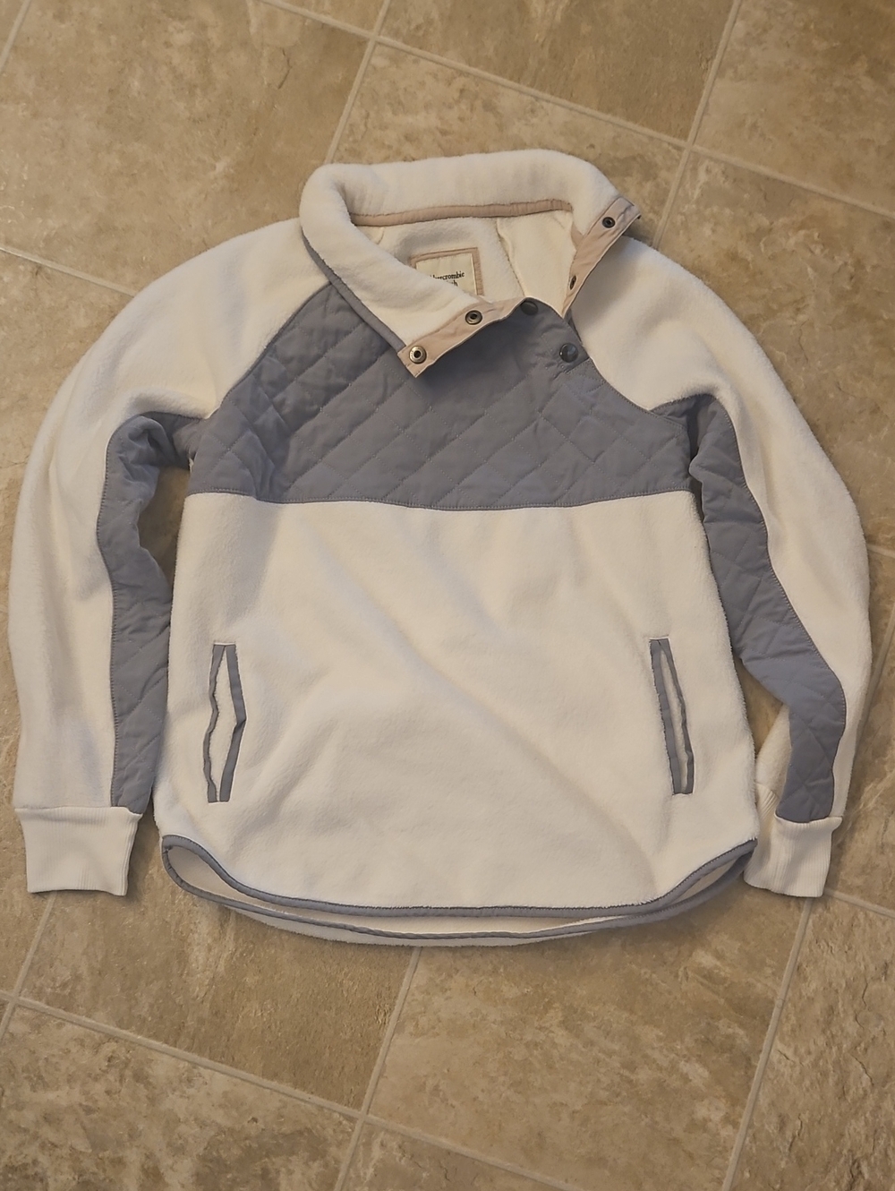 Abercrombie & Fitch White Fleece Pullover with Light Bluish Gray Quilted Panels